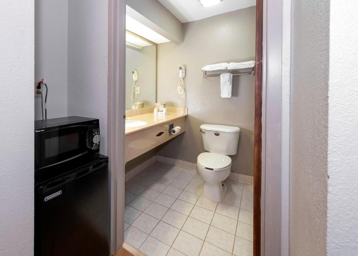 Red Roof Inn Atlanta Southeast Стокбридж Екстериор снимка
